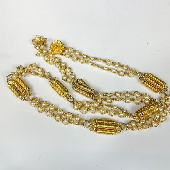 Vintage Gold-Tone Spring Coil Beads Faux Pearl Necklace With Floral Clasp Japan - Picture 6 of 6
